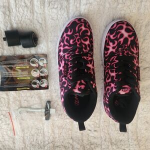 Heelys Black and Pink Sneakers